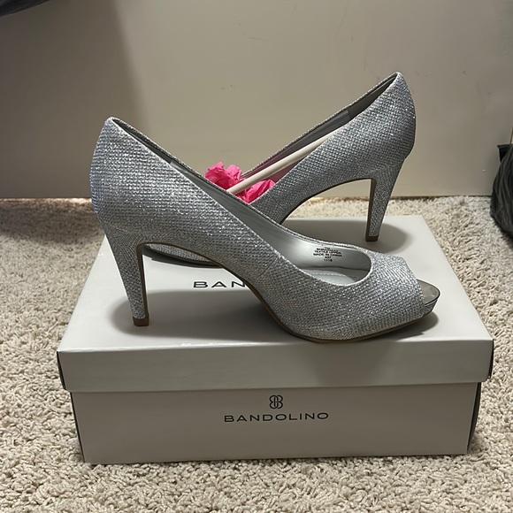 Silver Pumps Size 7 - Picture 2 of 5
